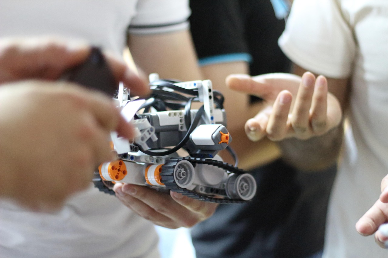Come il mini robot dog rende l'apprendimento STEM divertente per i bambini